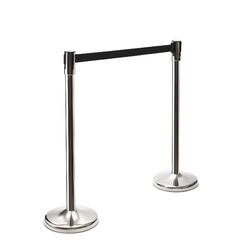 Horecaplaats.nu | Trendy afzetpaal Chrome RVS met zwarte band, Afsluitlengte 180 cm, Voet Ø 32cm, Paal Ø 5cm, Hoogte 99 cm, 8 kg, 10104SS